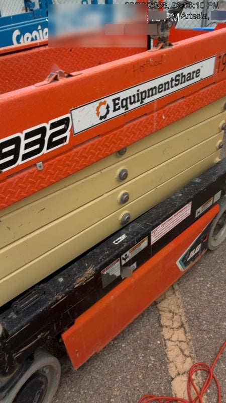 2021 JLG ES1932