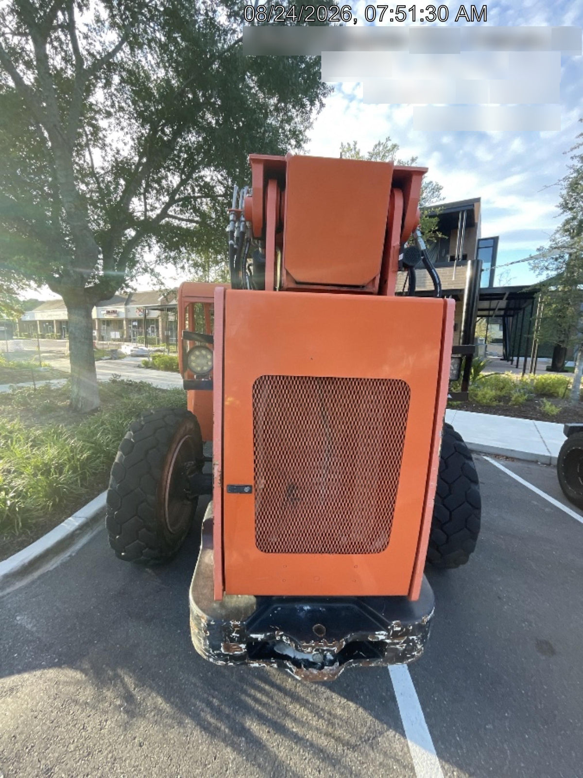 2021 JLG 8042