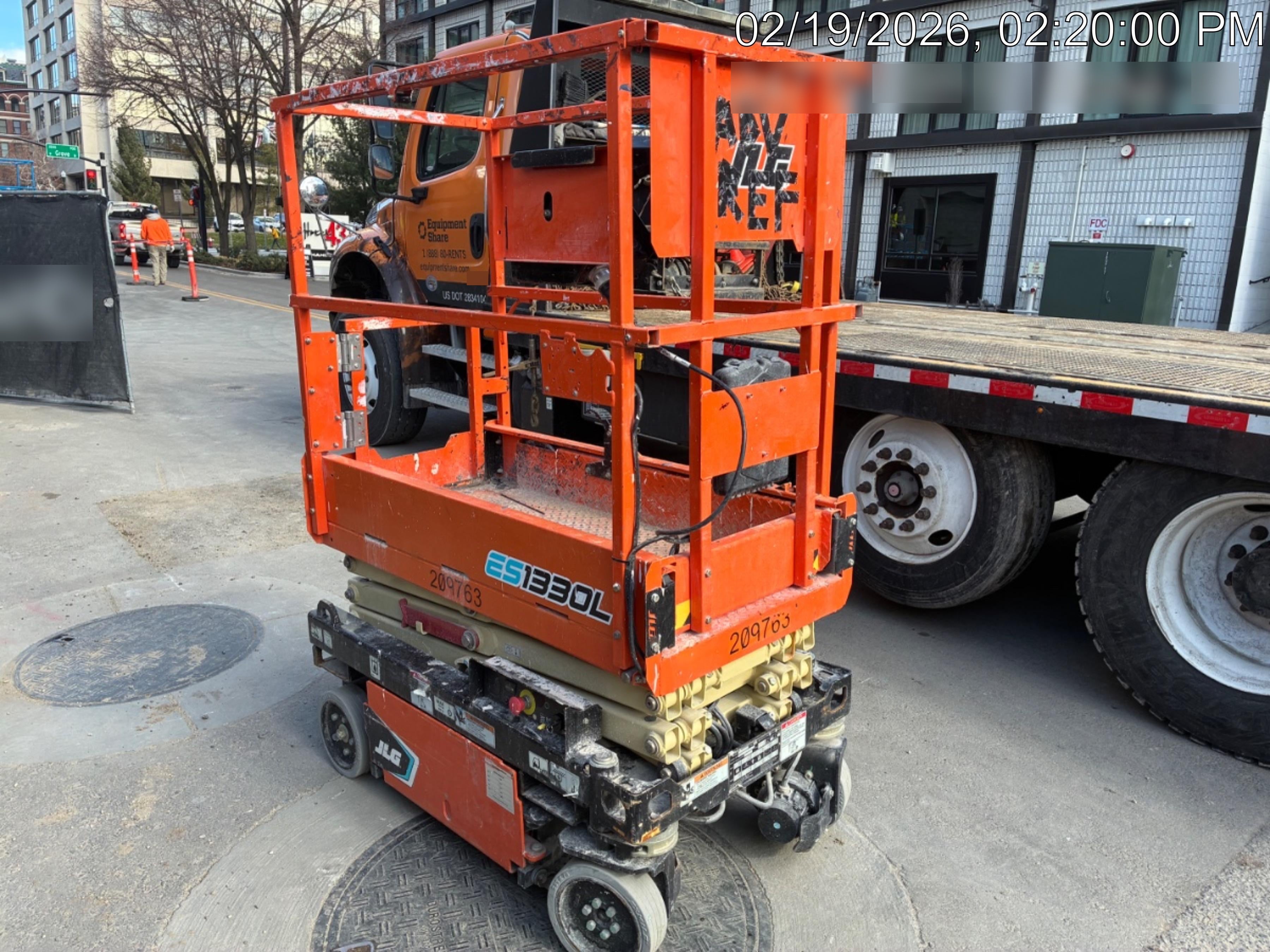 2022 JLG ES1330L