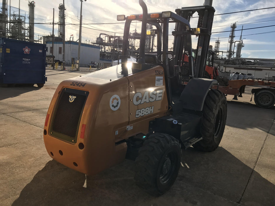 2018 CASE 588H