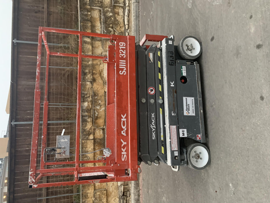 2017 Skyjack SJIII-3219 Skyjack SJ3219, Trojan Battery Set, Extended Warranty 5yr/5k hr