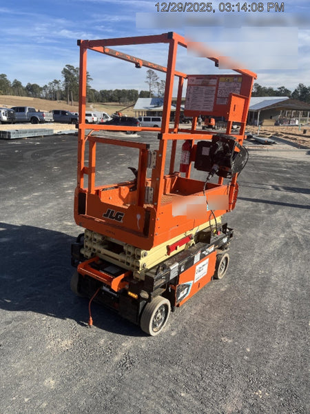 2022 JLG ES1330L