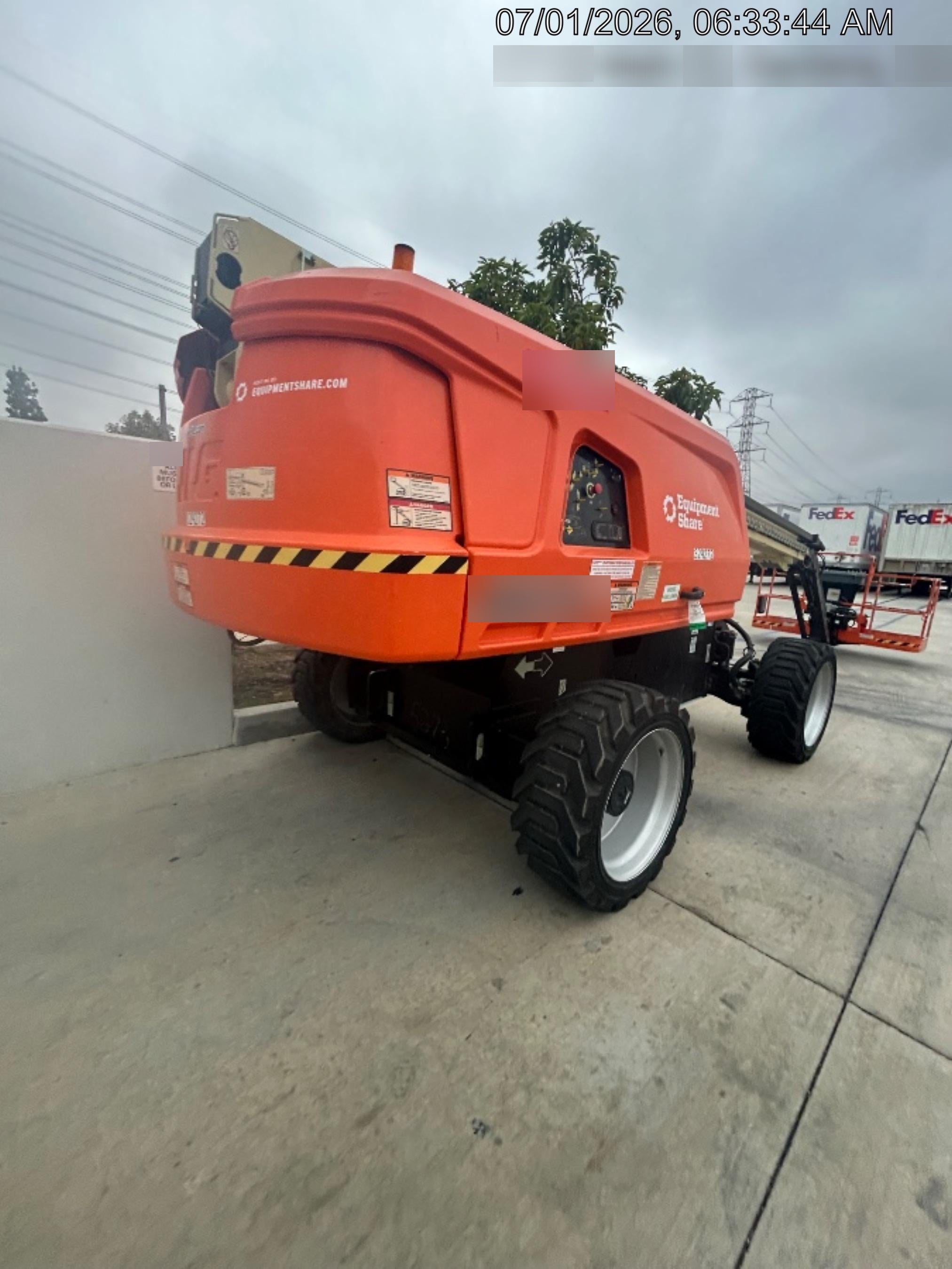2023 JLG 660SJ