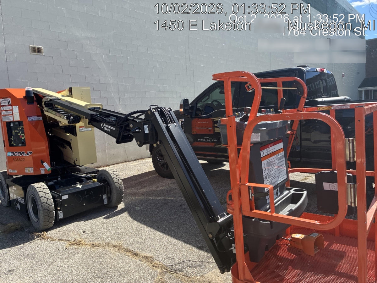 2025 JLG E300AJP