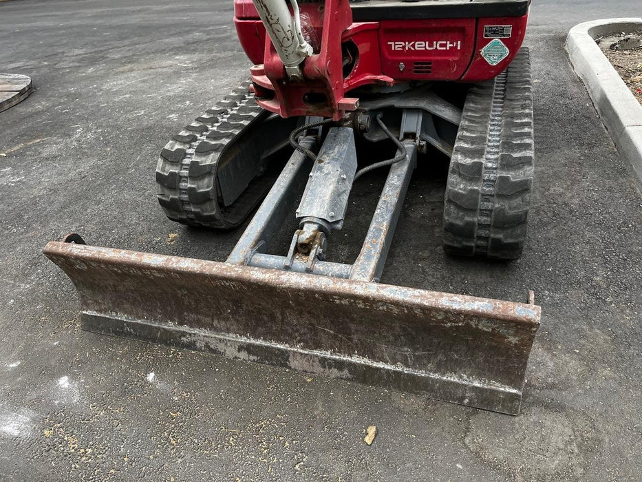 2021 TAKEUCHI TB235-2R