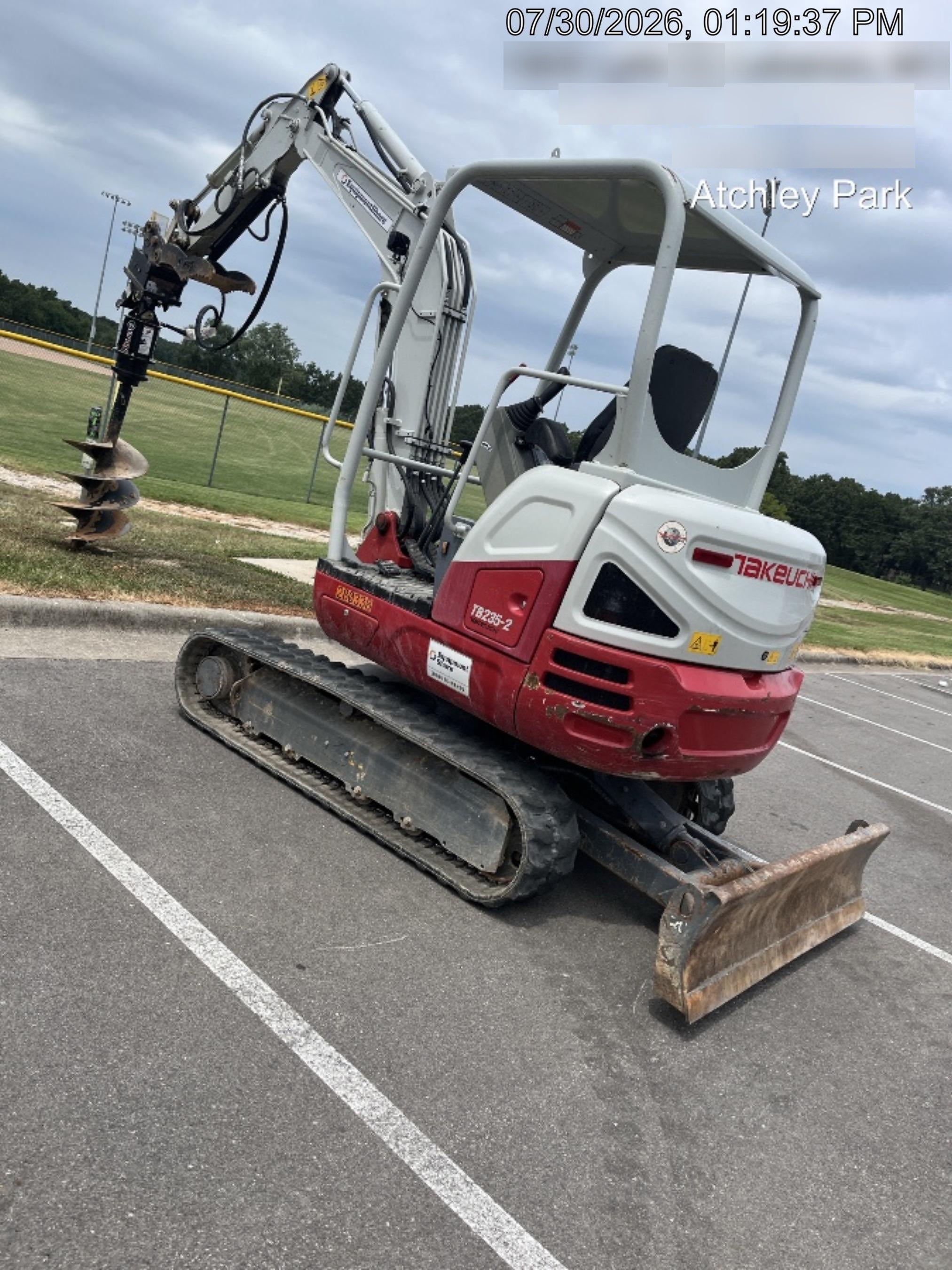 2022 TAKEUCHI TB235-2R