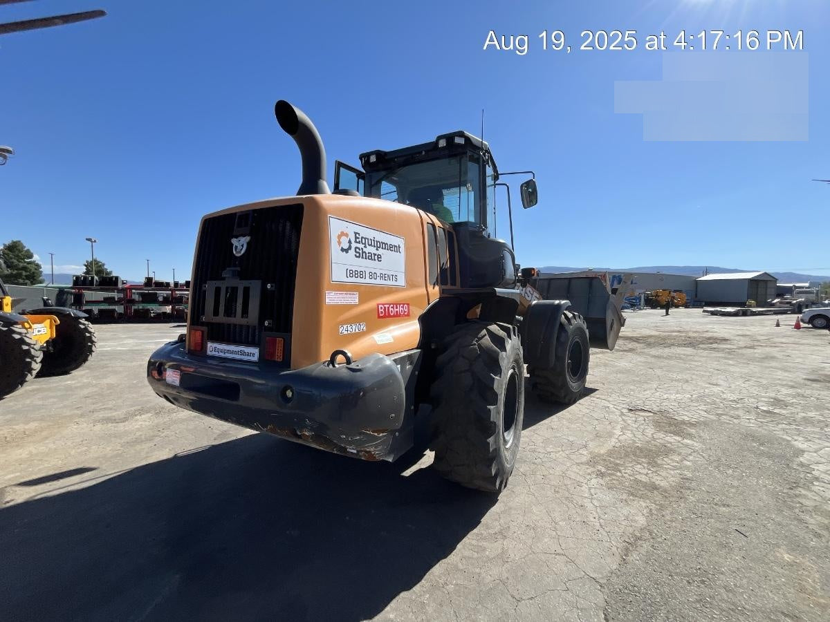 2022 CASE 721G