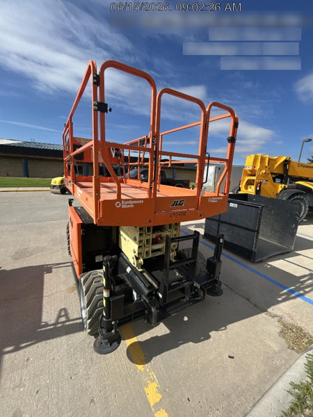 2023 JLG RT3369