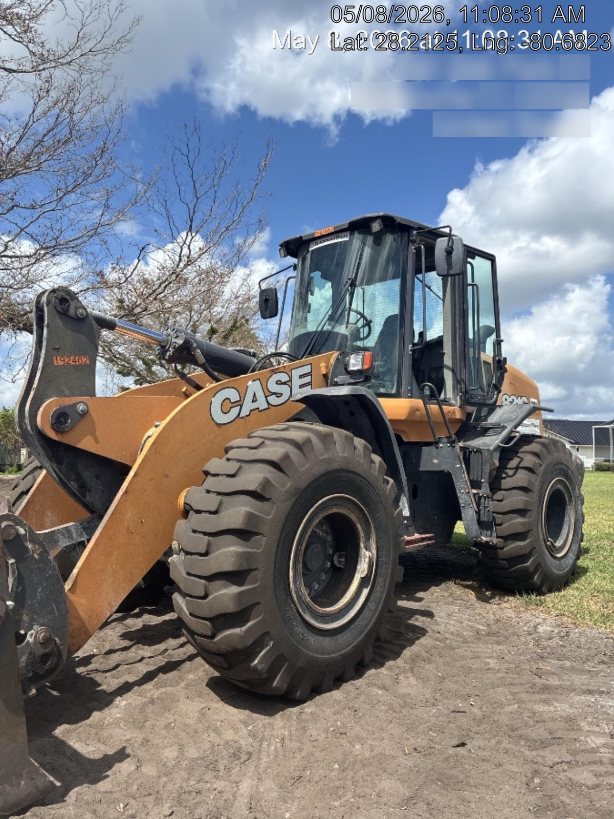2018 Case 821G CLOSED CAB, JRB 418 STYLE HYD COUPLER