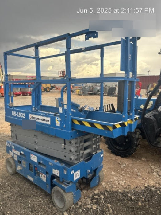 2021 GENIE GS-1932