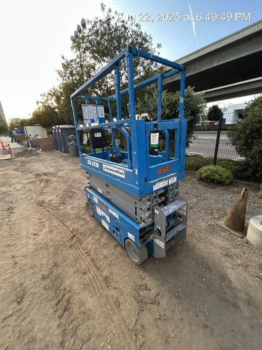 2020 Genie GS-1930 Solid Non Marking Tires, Beacon, Folding rails with half height swing gate, 800W Inverter