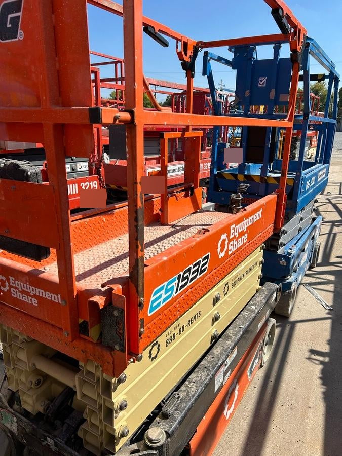2022 JLG ES1932