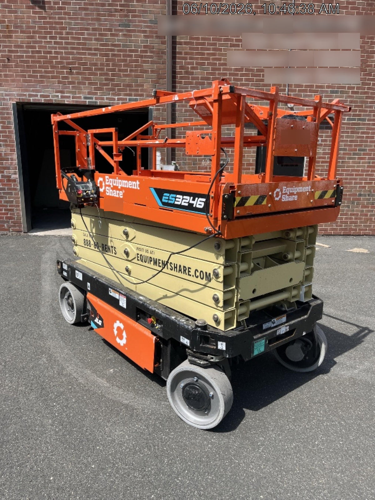 2025 JLG ES3246