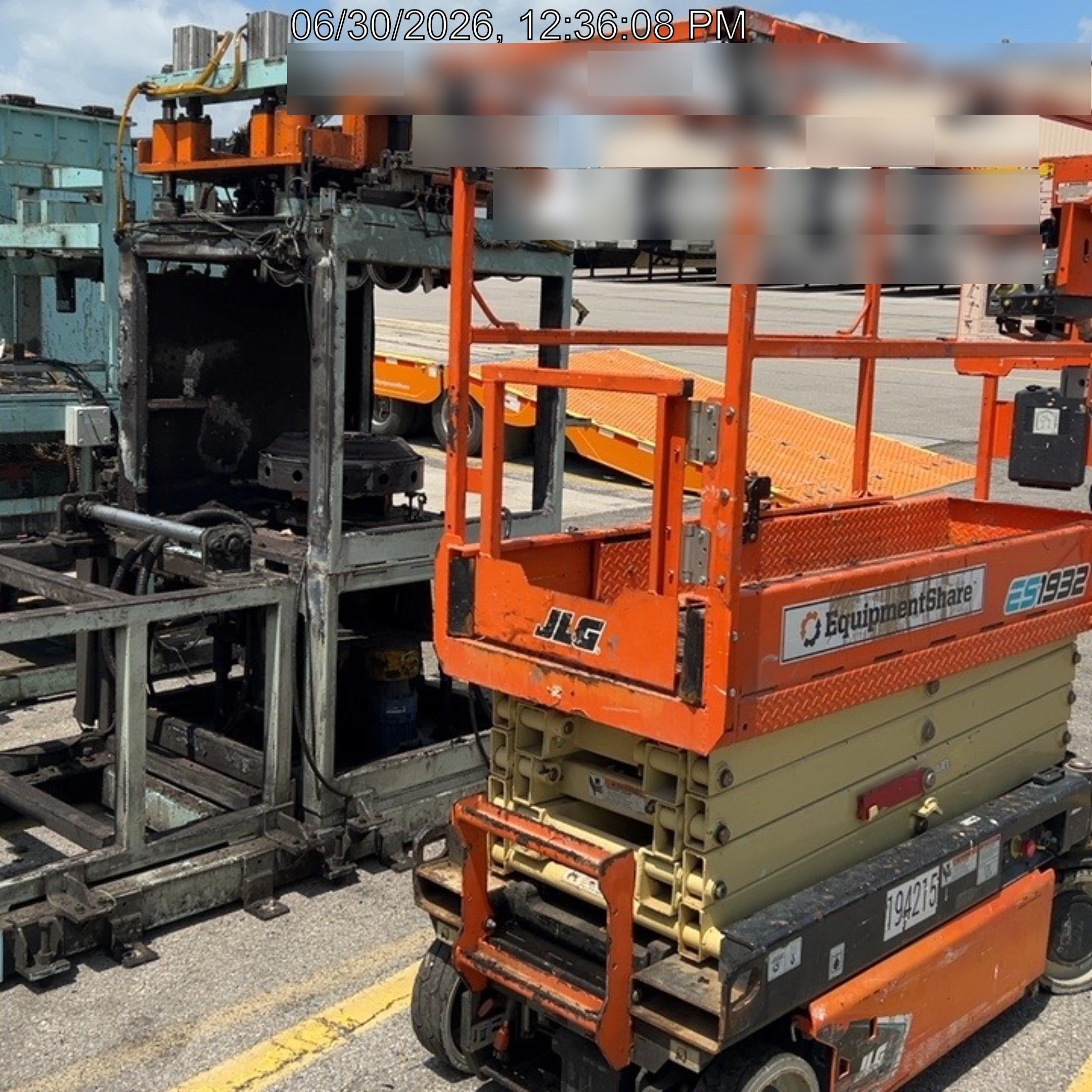 2021 JLG ES1932
