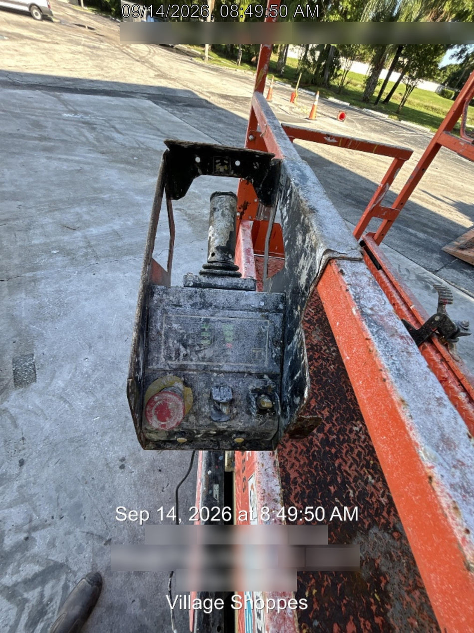 2023 JLG ES1932