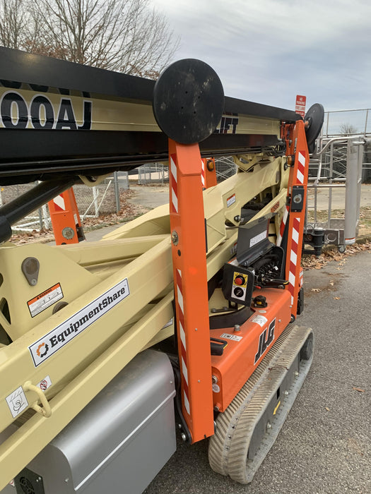 2020 JLG X600AJ
