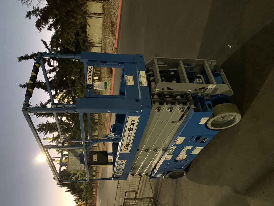 2020 Genie GS-2632 Solid NM Tires, Folding Rails with Half-Height Swing Gate, Beacon, 800W Invertor