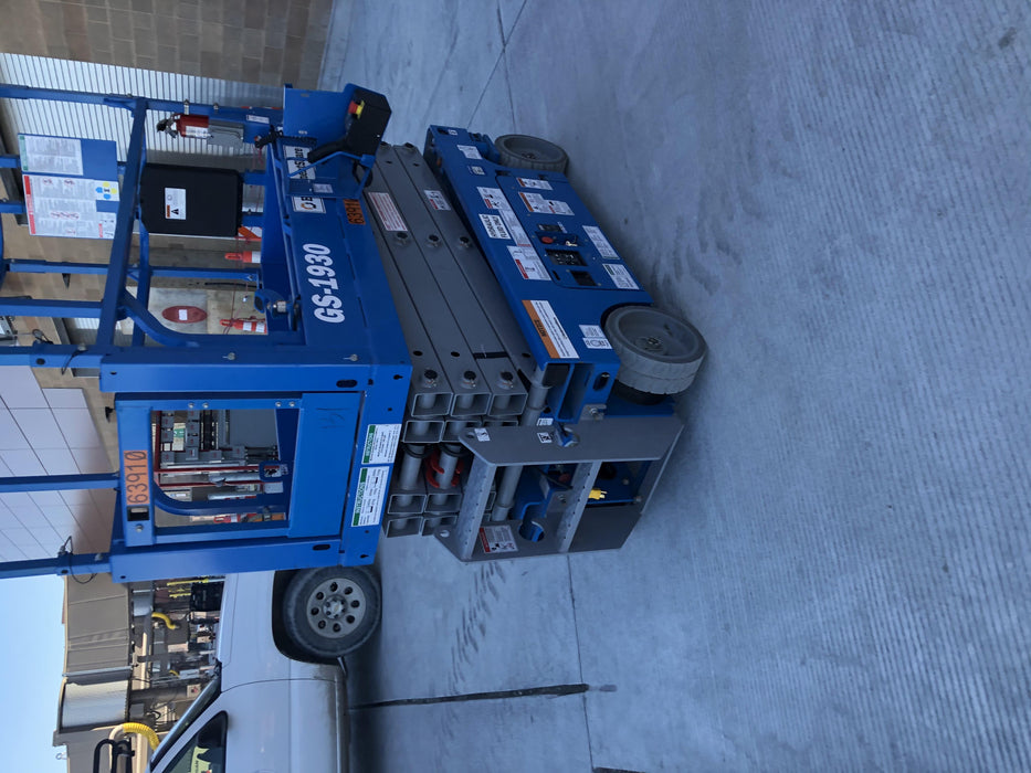 2020 Genie GS-1930 Solid Non Marking Tires, Beacon, Folding rails with half height swing gate