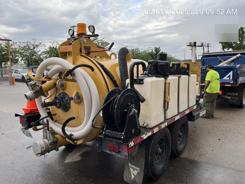 2022 Vac-Tron LP573XDT T4 Koehler Diesel Engine, 500 Gallon Debris Tank, x2 100 Gallon Water Tanks