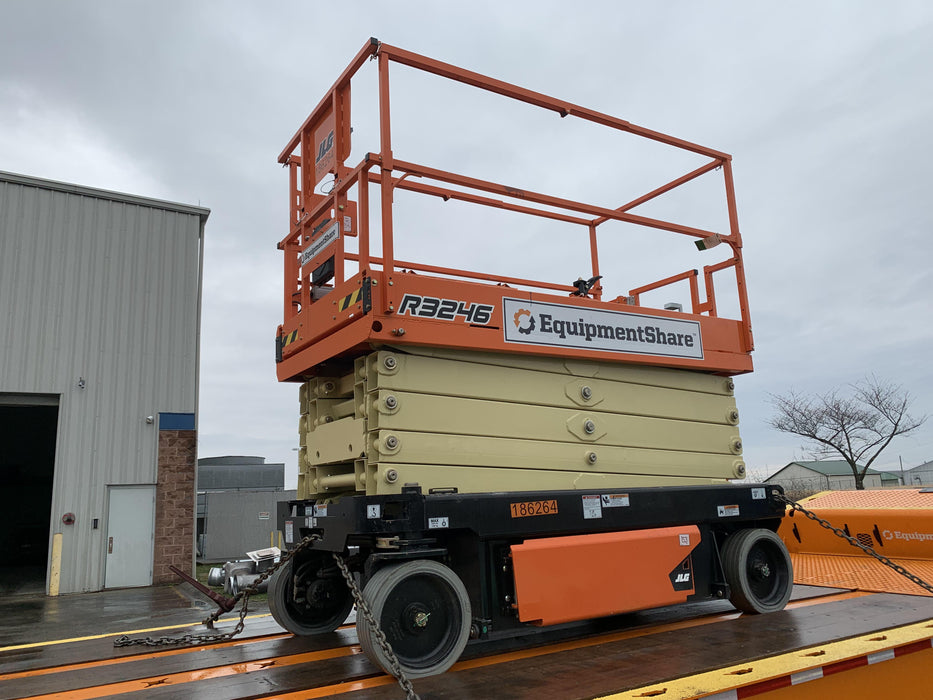2021 JLG R3246
