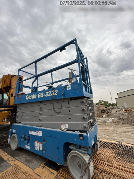 2018 Genie GS-3232 Genie GS3232 Lift w/Folding Rails and Swing Gate
