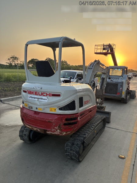 2024 TAKEUCHI TB235-2R