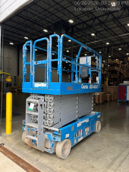 2019 Genie GS-4047 Folding rails with half height swing gate