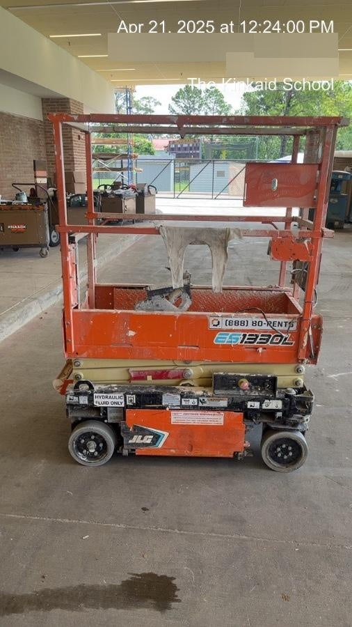 2021 JLG ES1330L
