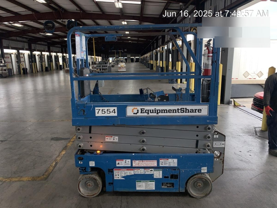 2017 Genie GS-1930 Genie GS-1930 Lift w/Fixed Rail and Chain Entry