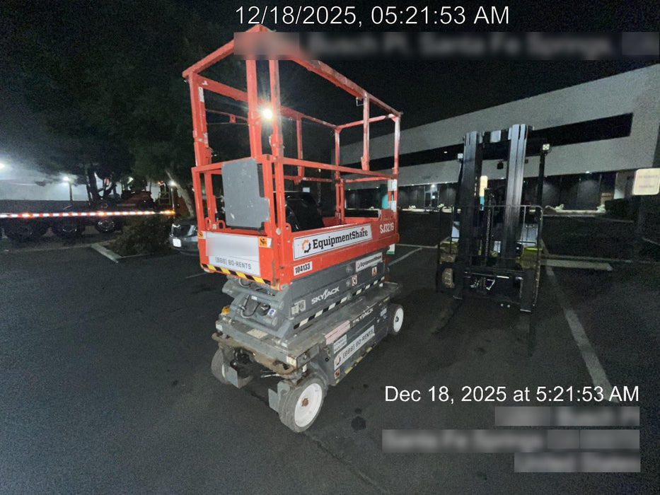 2020 Skyjack SJIII-3219 Solid NM Tires, Half height spring hinged entry gate, Dual Beacons, 800W Inverter