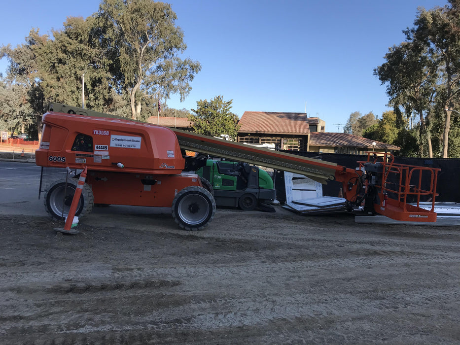 2019 JLG 600S 4WD