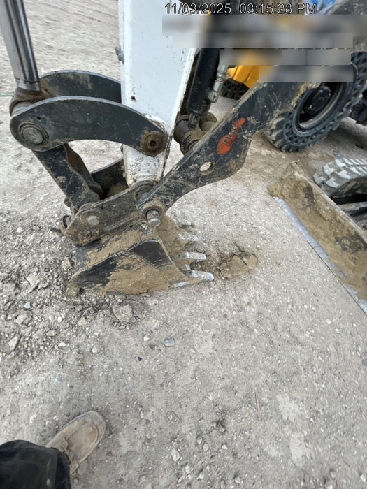 2025 TAKEUCHI 18" HD Bucket - Takeuchi