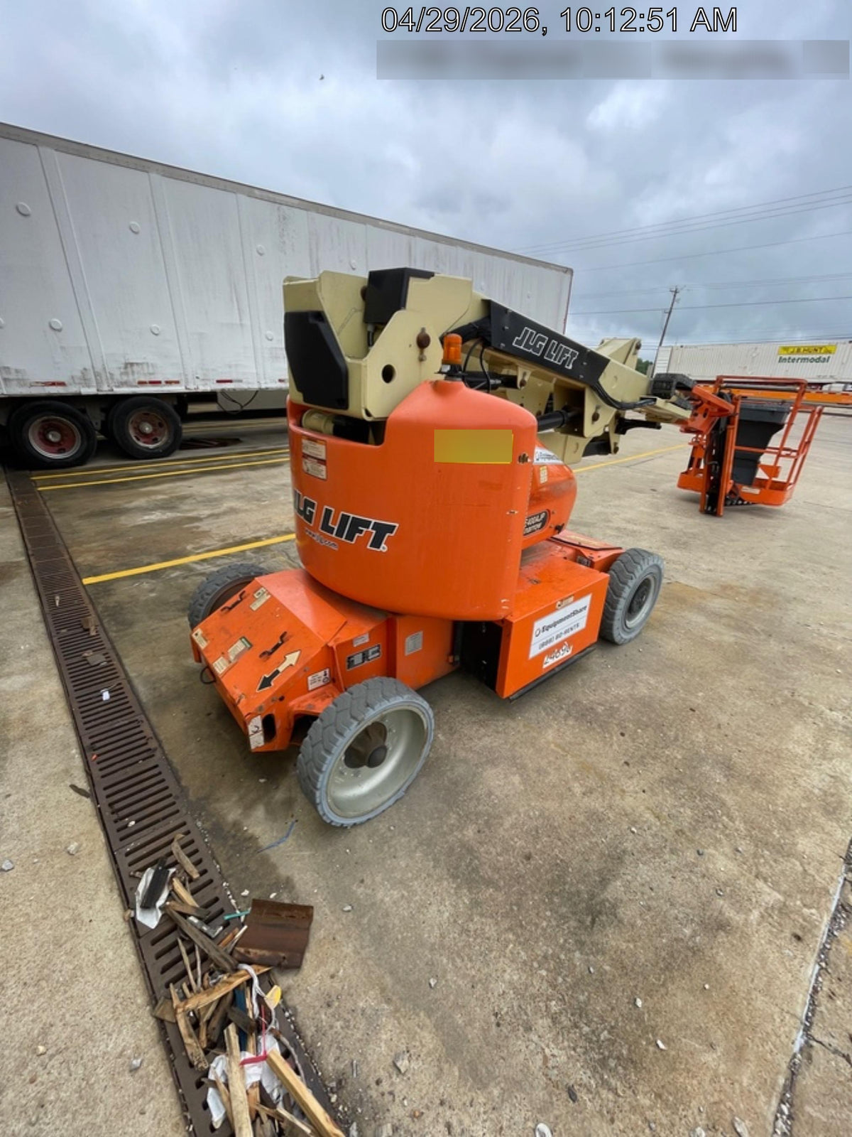 2019 JLG E400AJPN