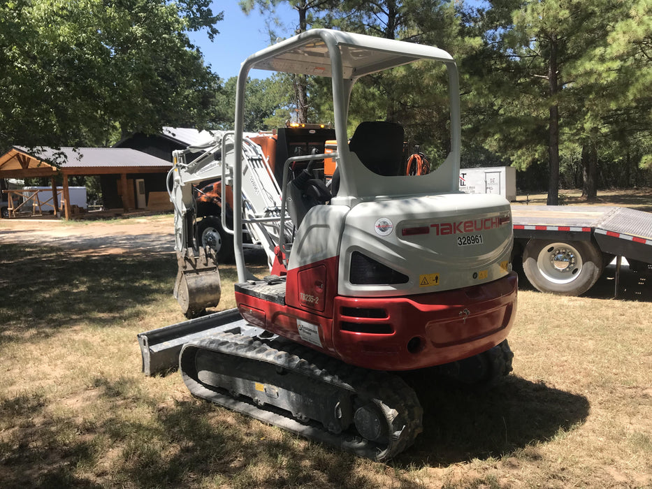 2023 TAKEUCHI TB235-2R