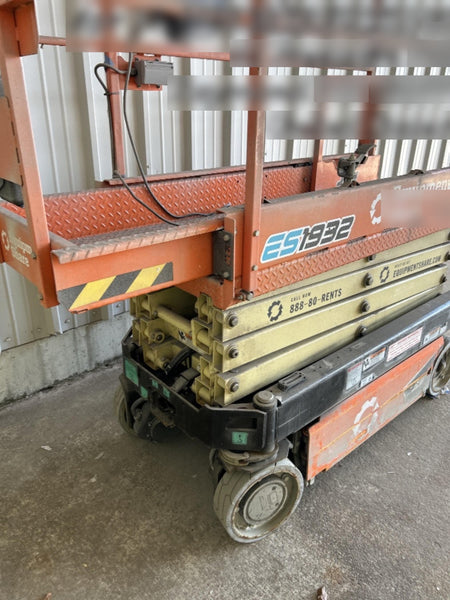 2022 JLG ES1932