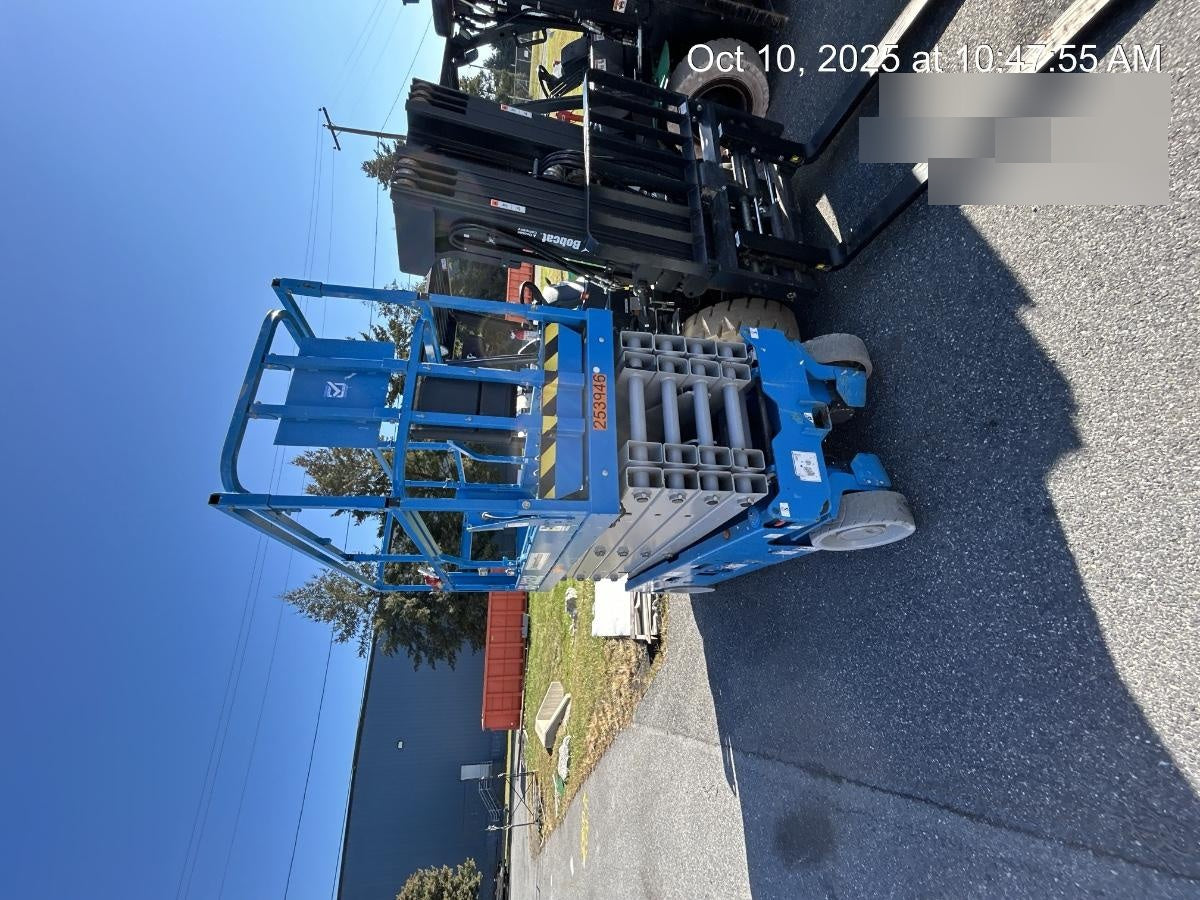 2022 GENIE GS-3232