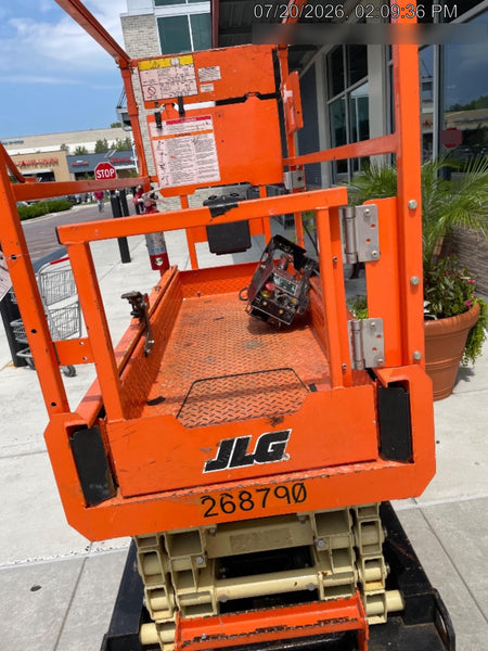 2022 JLG ES1932