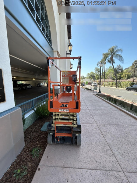 2022 JLG ES1932