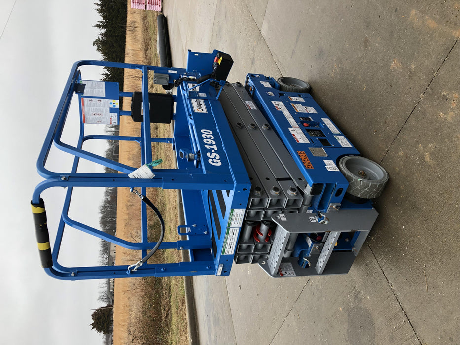 2019 Genie GS-1930 Fixed Rails with Chain Entry