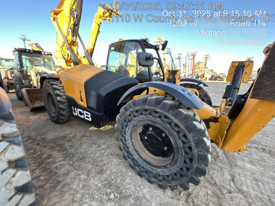 2019 JCB 510-56 Canopy, 74 HP, Solid Tires, STD Worklight, Beacon, Aux Hydraulics, Lifting Eye, Back up Alarm w/66" Carriage/60" Forks