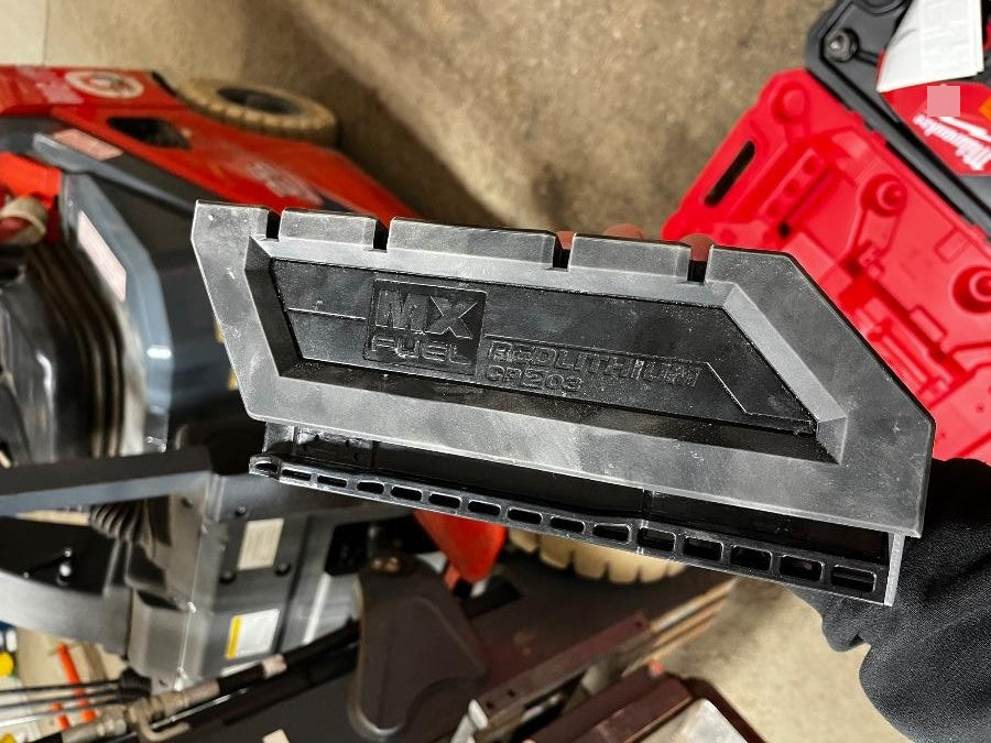 2025 MILWAUKEE MXF301-2CP
