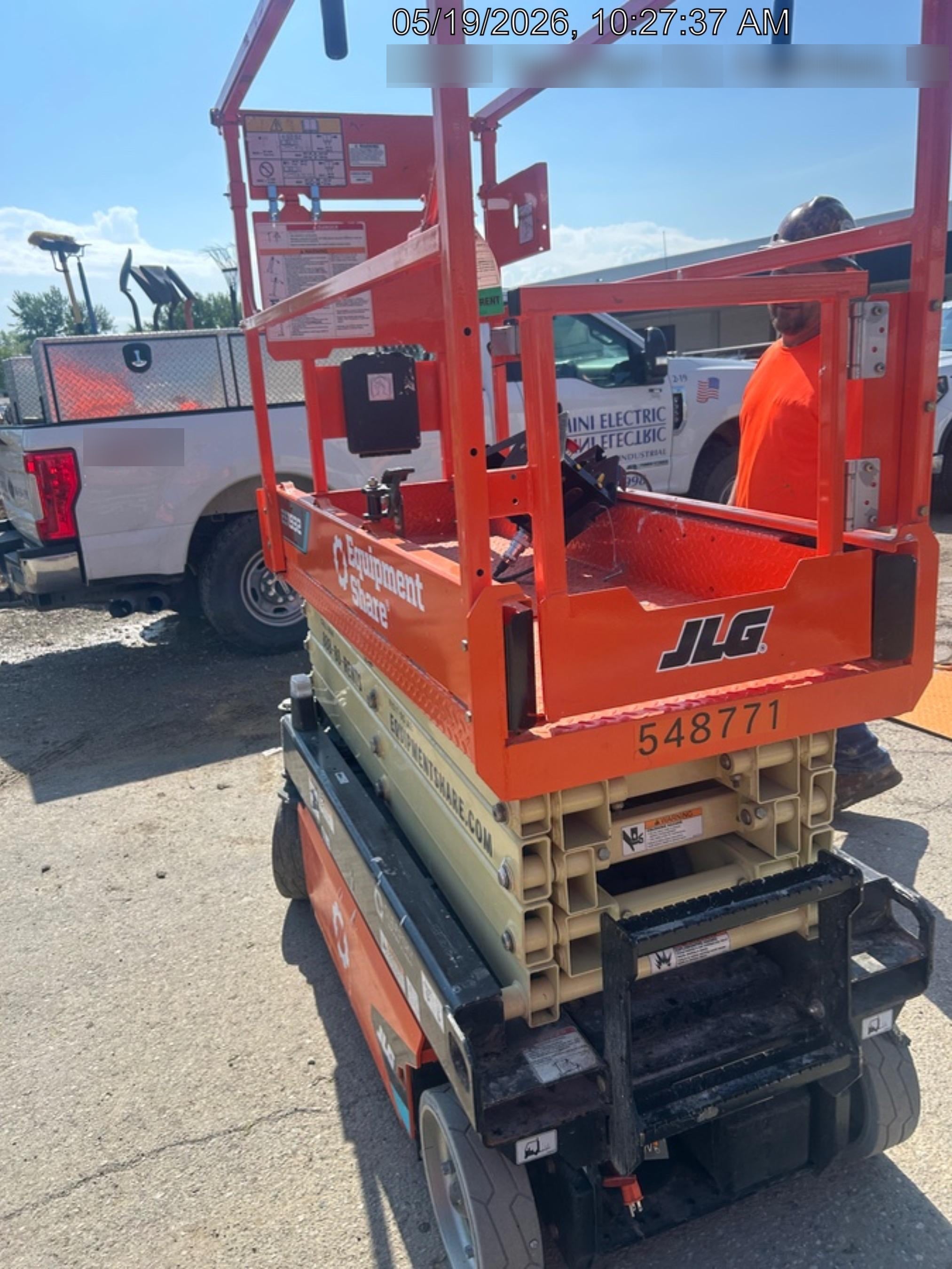 2025 JLG ES1932