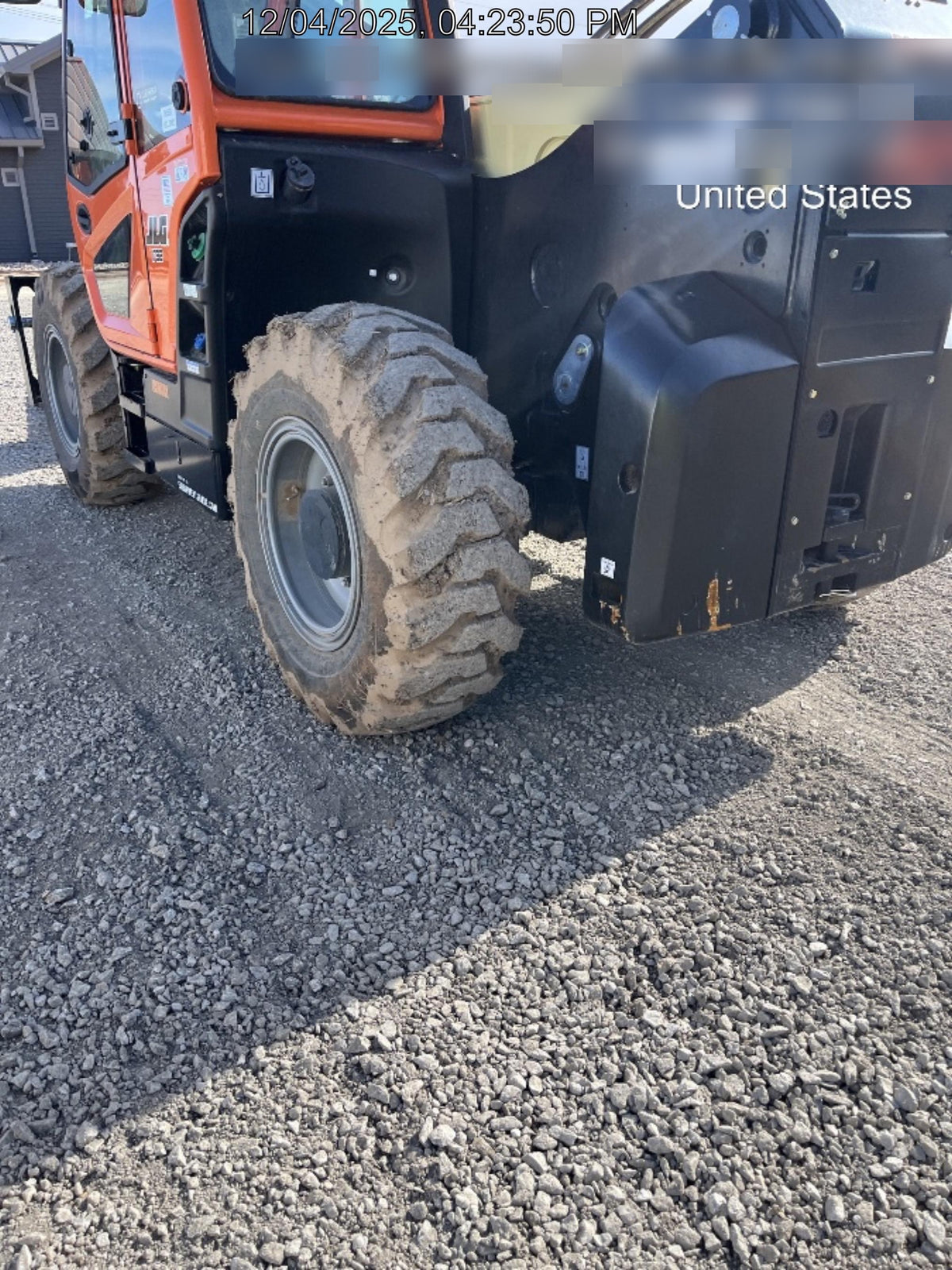 2025 JLG 1732