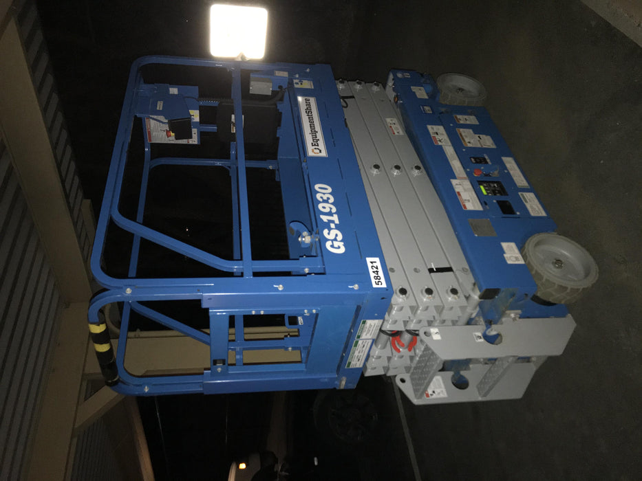 2019 Genie GS-1930 Half Height Swing Gate, 800W Inverter