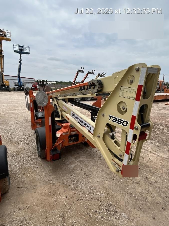 2022 JLG T350
