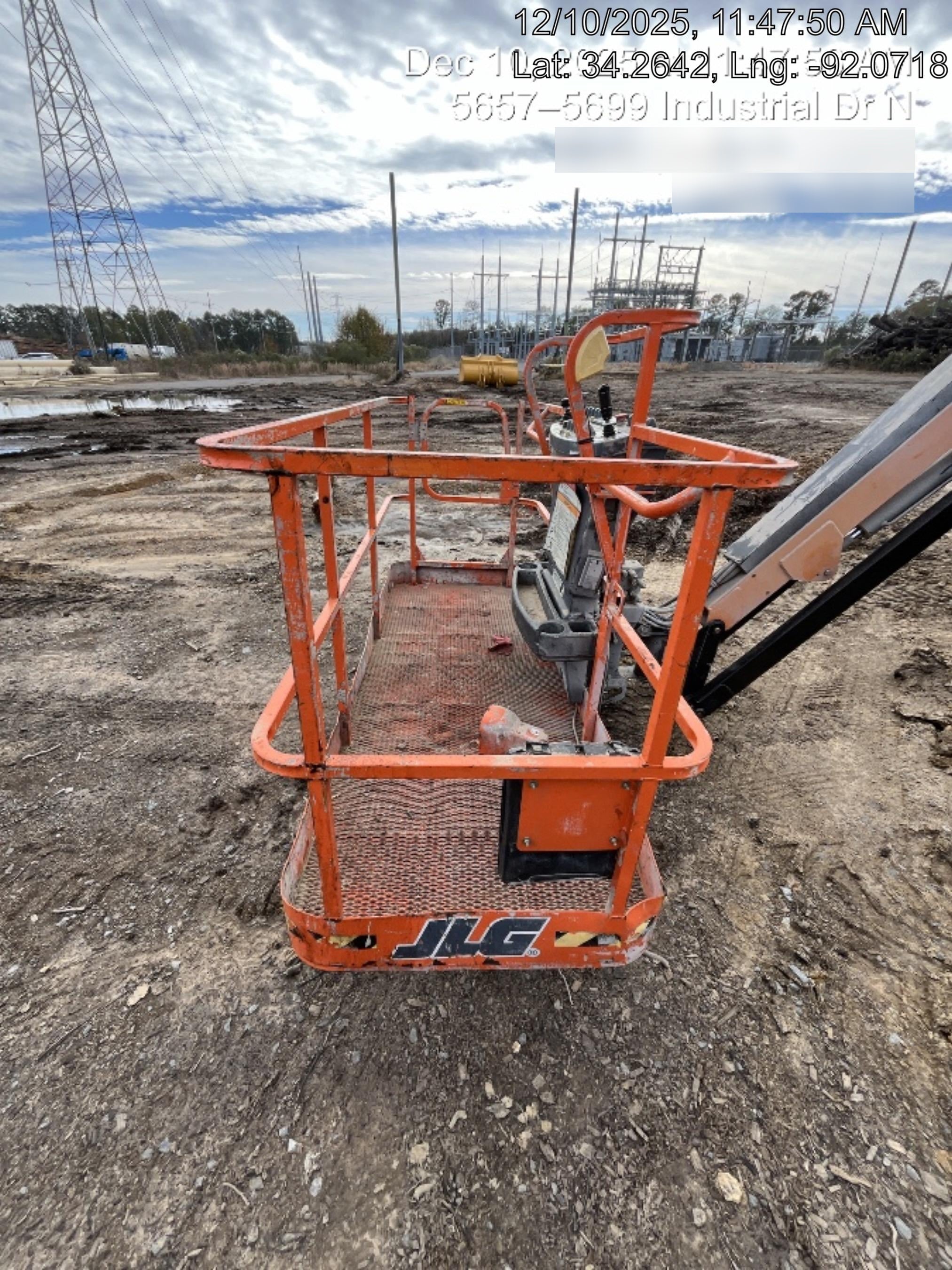 2022 JLG 600AJ