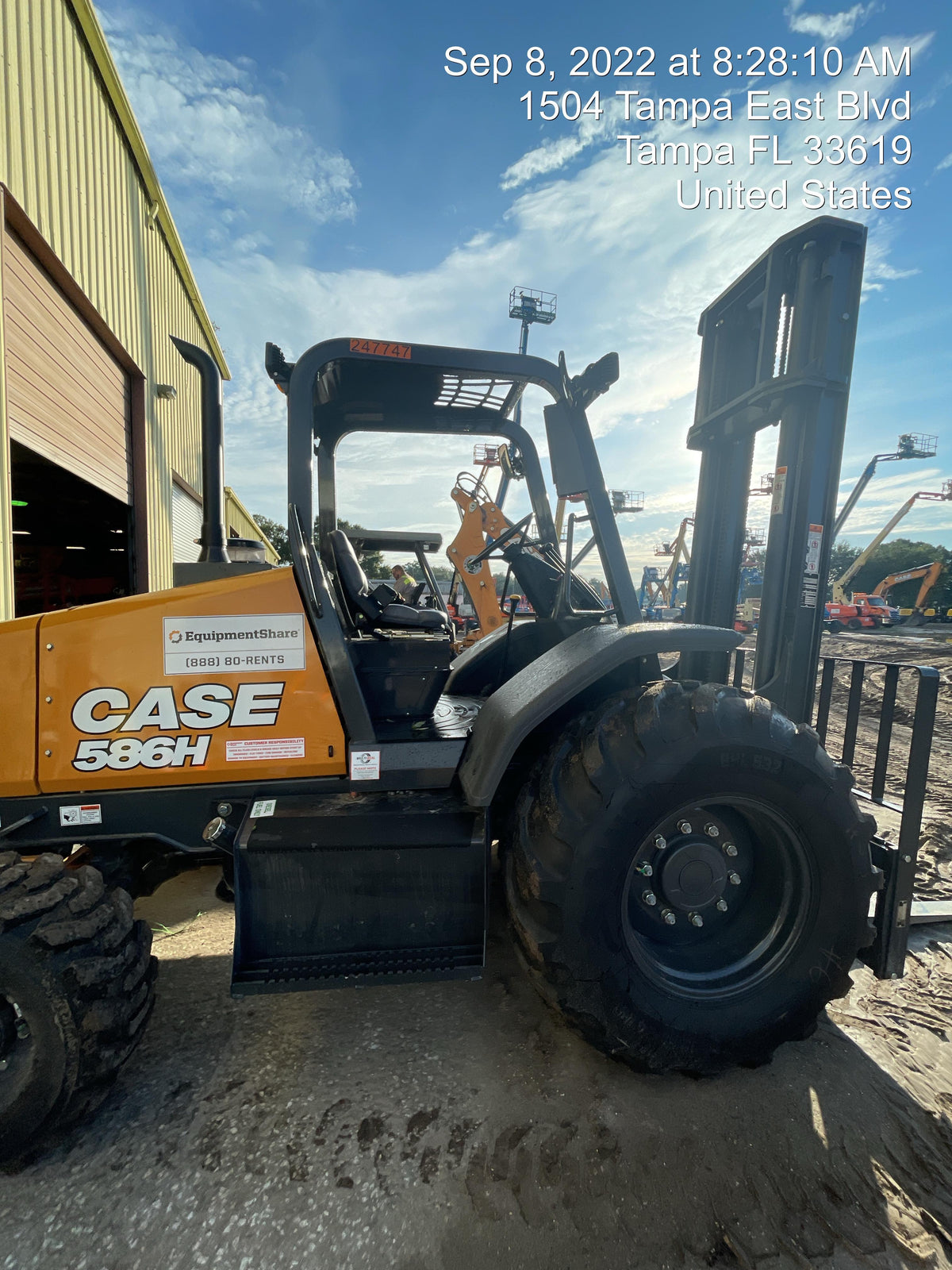 2022 CASE 586H
