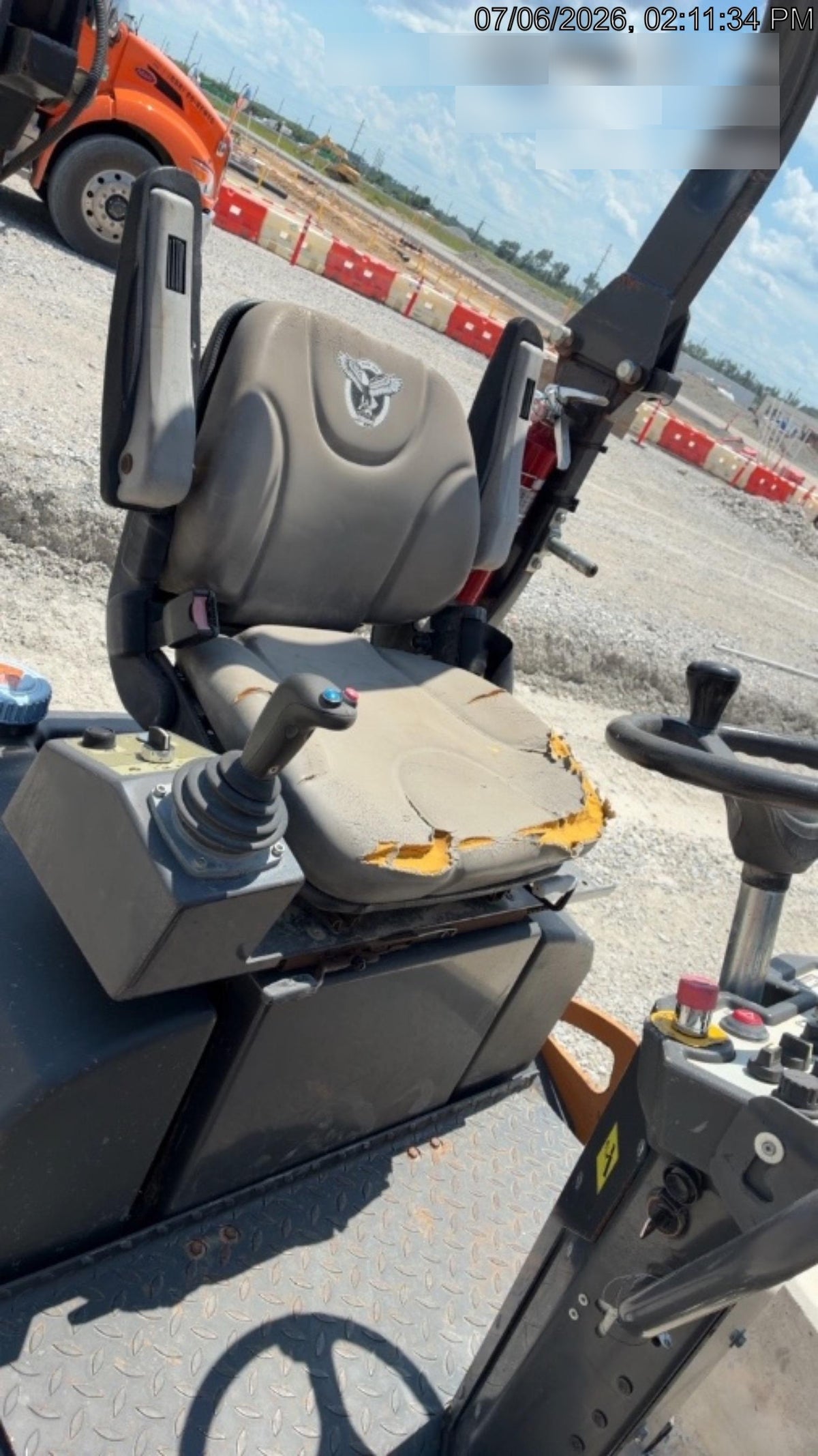 2021 CASE DV26E