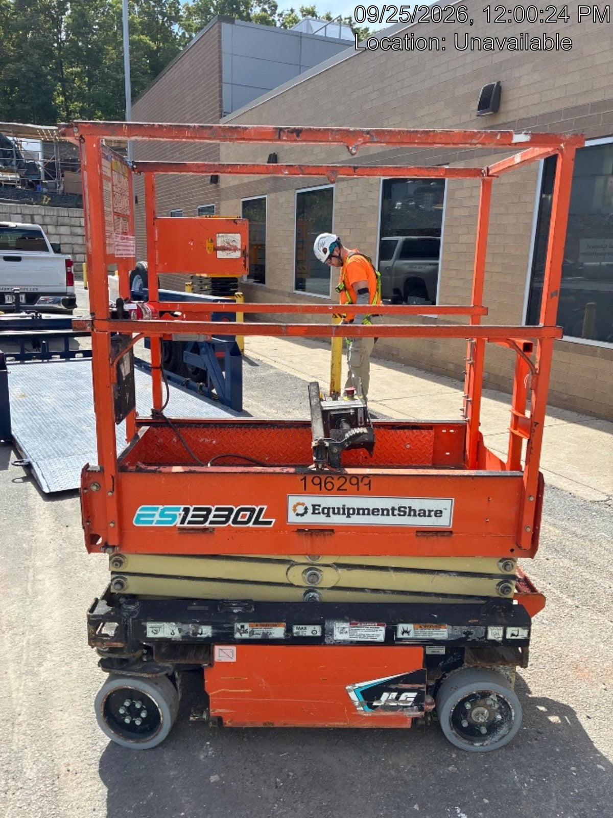 2021 JLG ES1330L