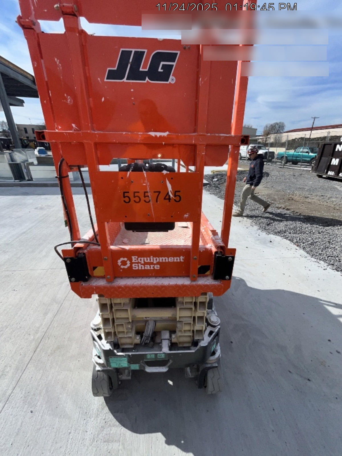 2025 JLG ES1932